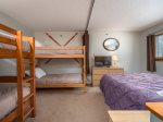 Queen bed, two sets of twin bunks
